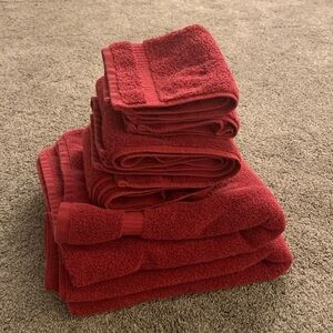 My Pillow Crimson Bath Towel Set- Brand New!